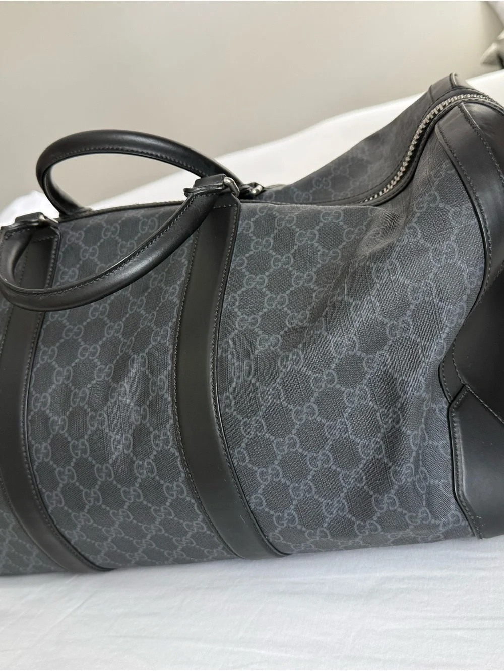 Gucci duffel signature